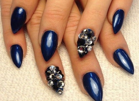 5 OBUKA PO CENI JEDNE (kurs izlivanja noktiju+ kurs nadogradnje noktiju+ kurs korekcije gela I skidanje gel laka+ kurs gel laka + kurs sminkanja)