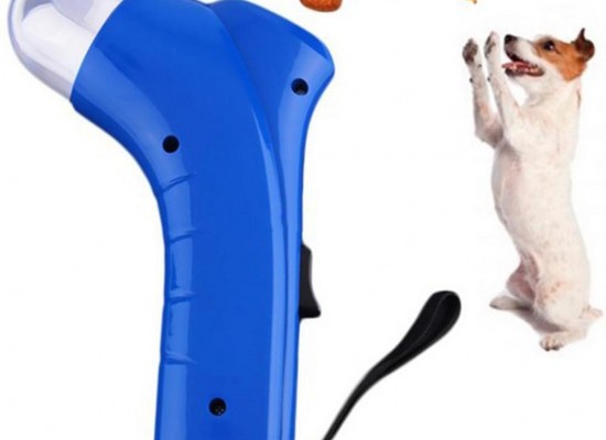 Leteci bacac hrane za pse!